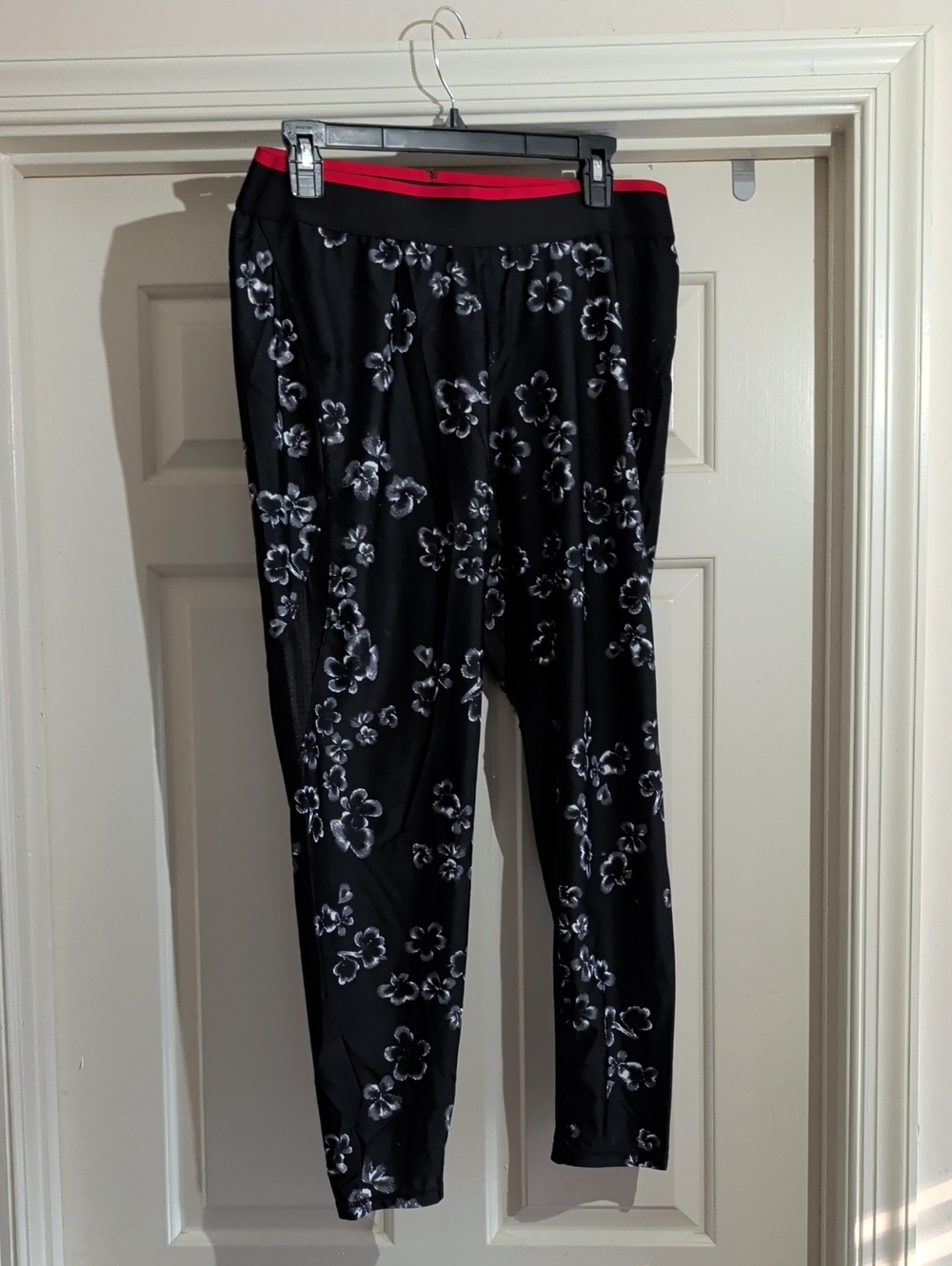 H&M Sport Floral Vented Track Pants | Black Active Joggers | 2XL
